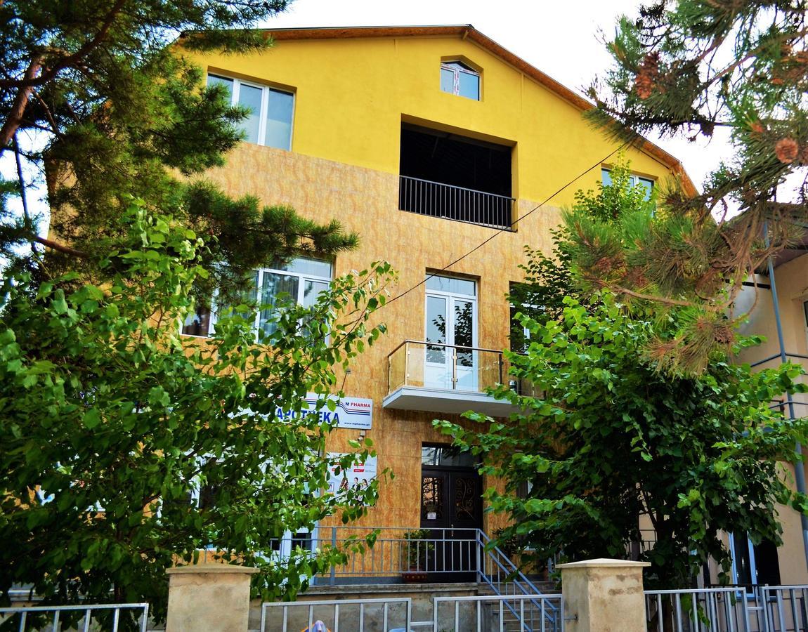 Kmg Hotel Khashuri Exterior photo