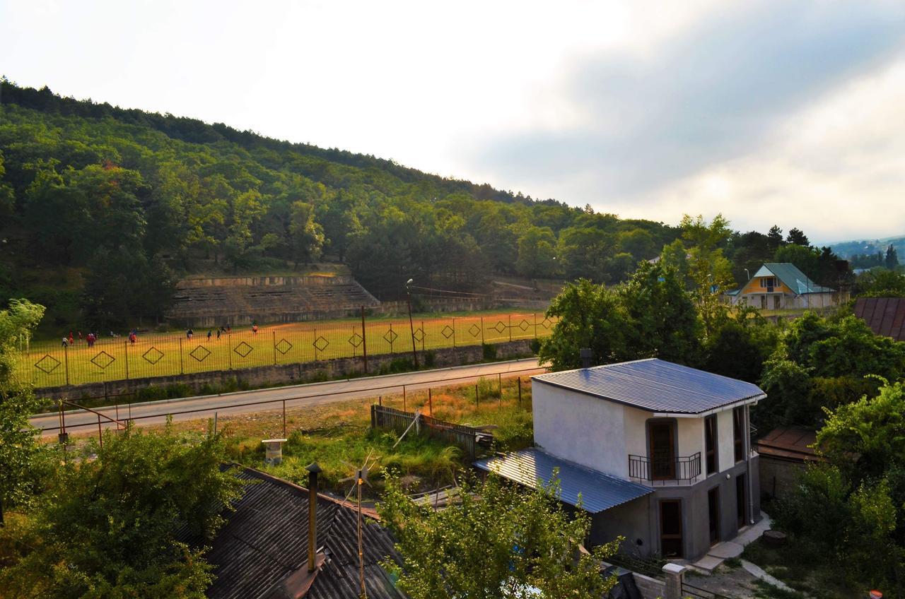 Kmg Hotel Khashuri Exterior photo
